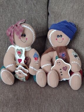 Gingerbread Treasure Hearted Collection Couple 10.5" Tall